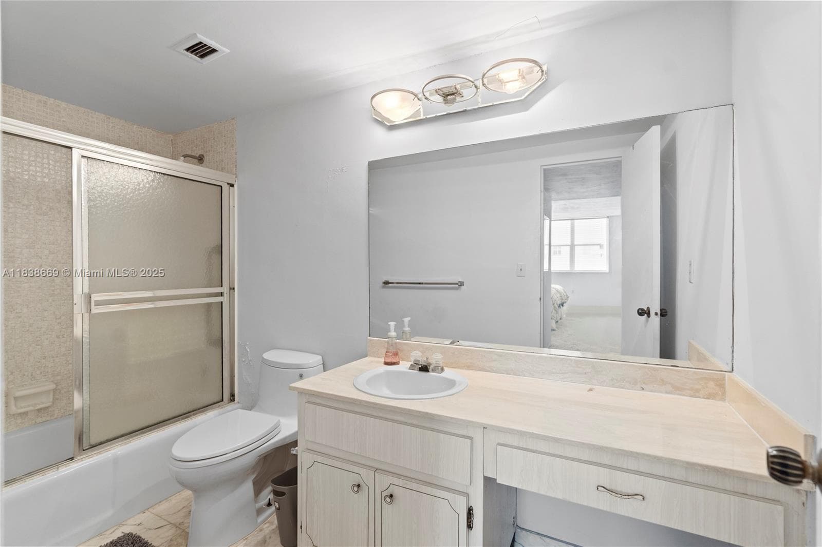 5001 Collins Ave 4G photo 19