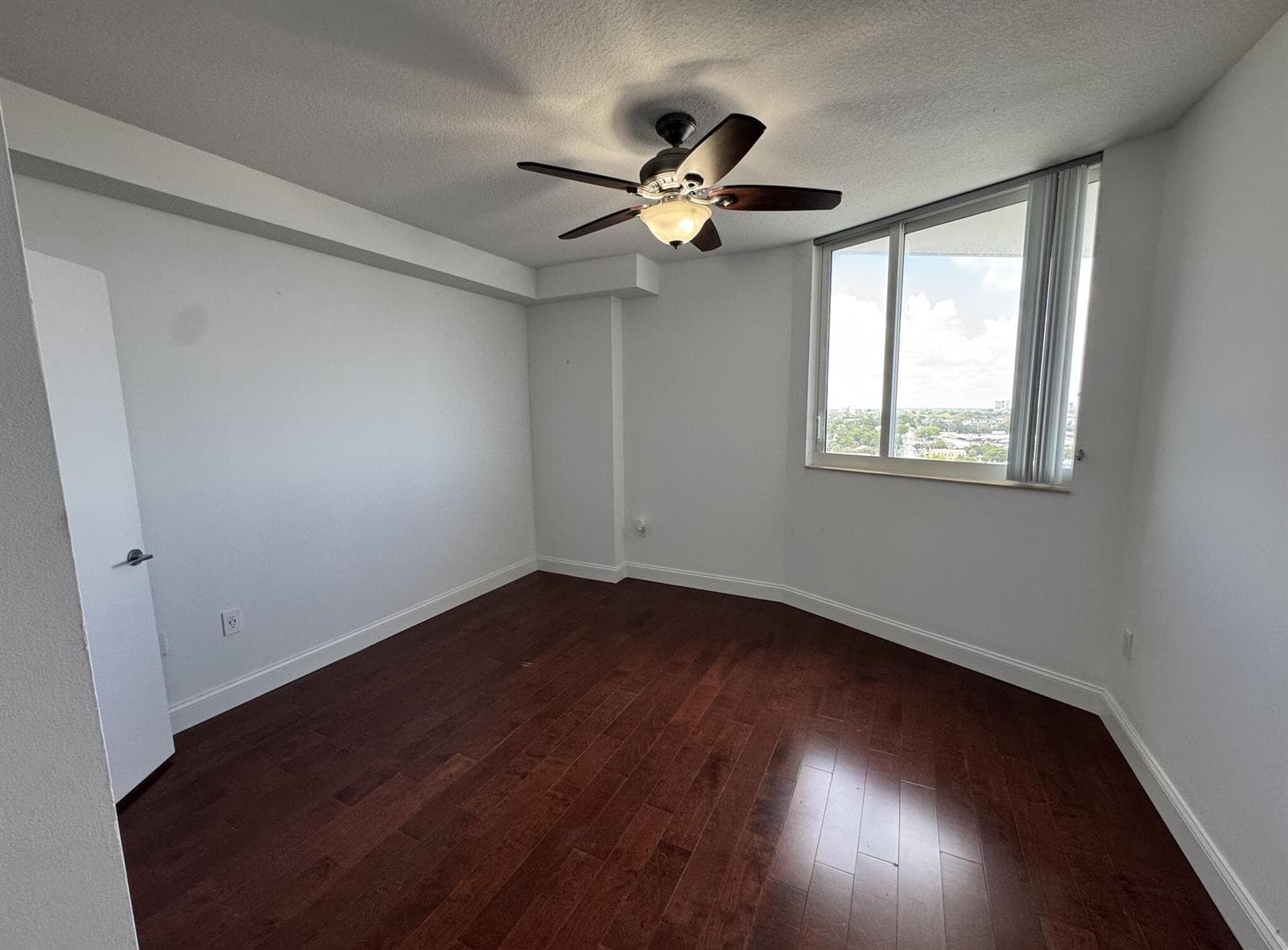 1551 N Flagler Drive 1410 photo 7