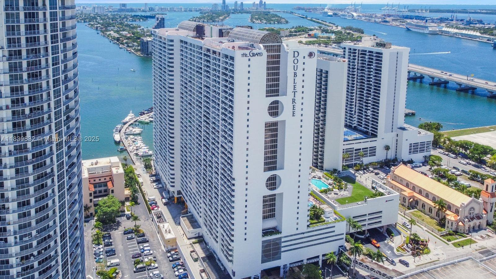 1717 N Bayshore Dr A-2635 photo 1