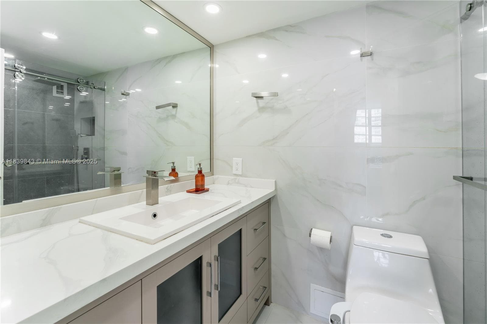 3901 S Ocean Dr 10C photo 9