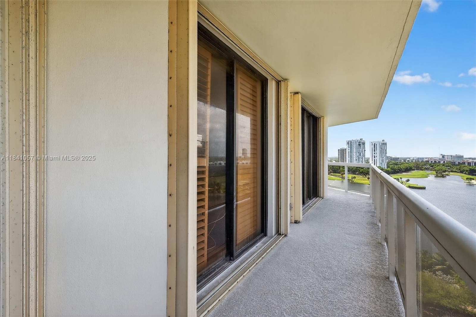 20185 E Country Club Dr 1406/1405 photo 21