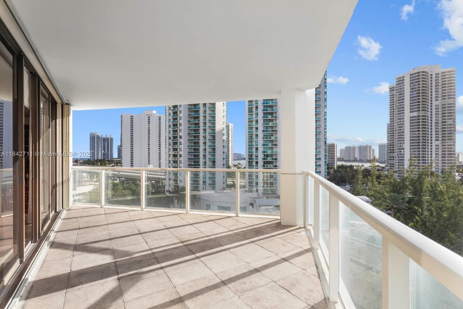 19500 Turnberry Way 9D photo 8