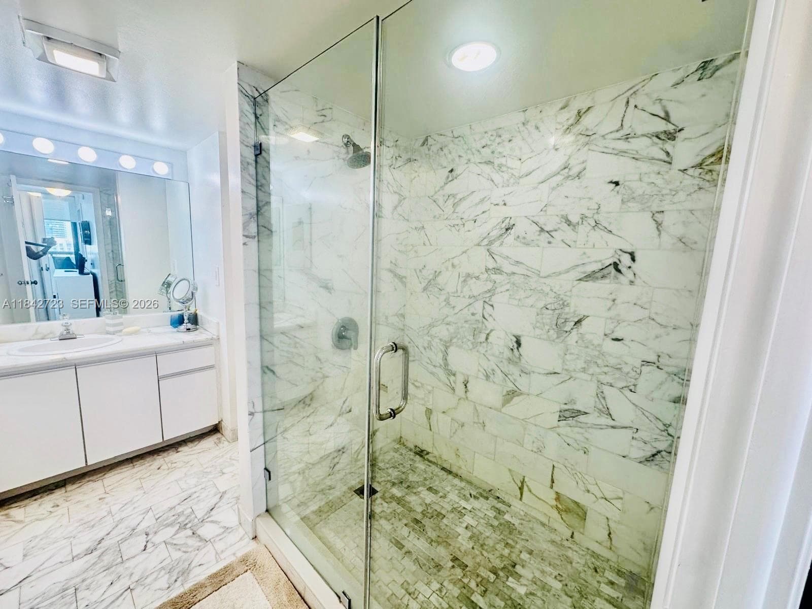 2555 Collins Ave PH214 photo 7