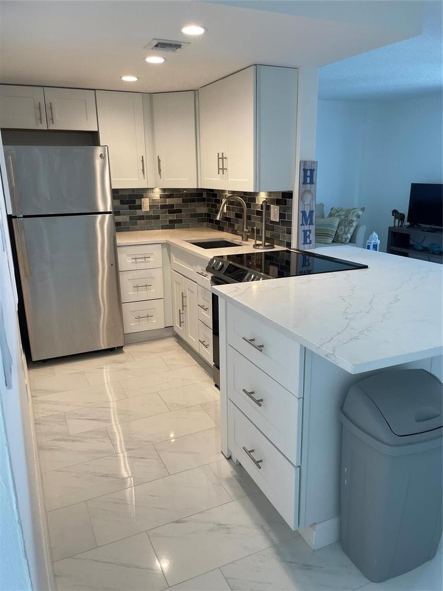1731 SE 15th Street 505 photo 4