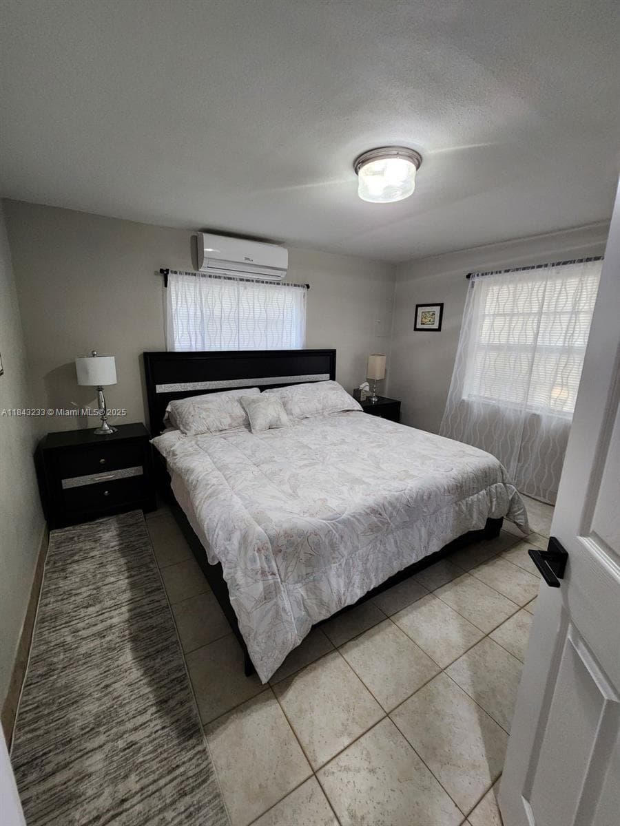 1872 SW 29th Ave A photo 7