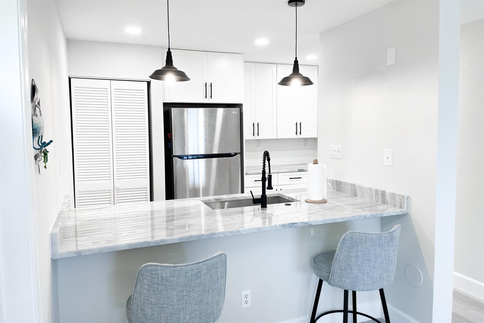 1550 S Ocean Drive 19 photo 1