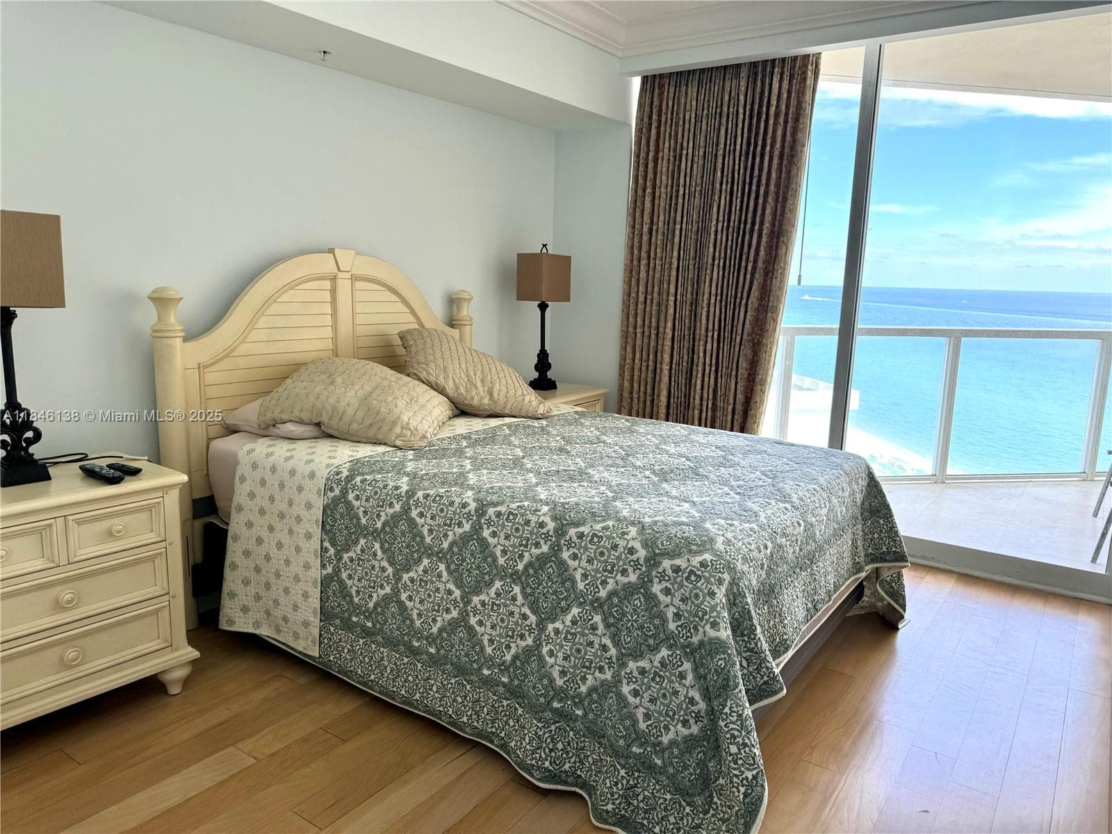 16699 Collins Ave 1504 photo 1
