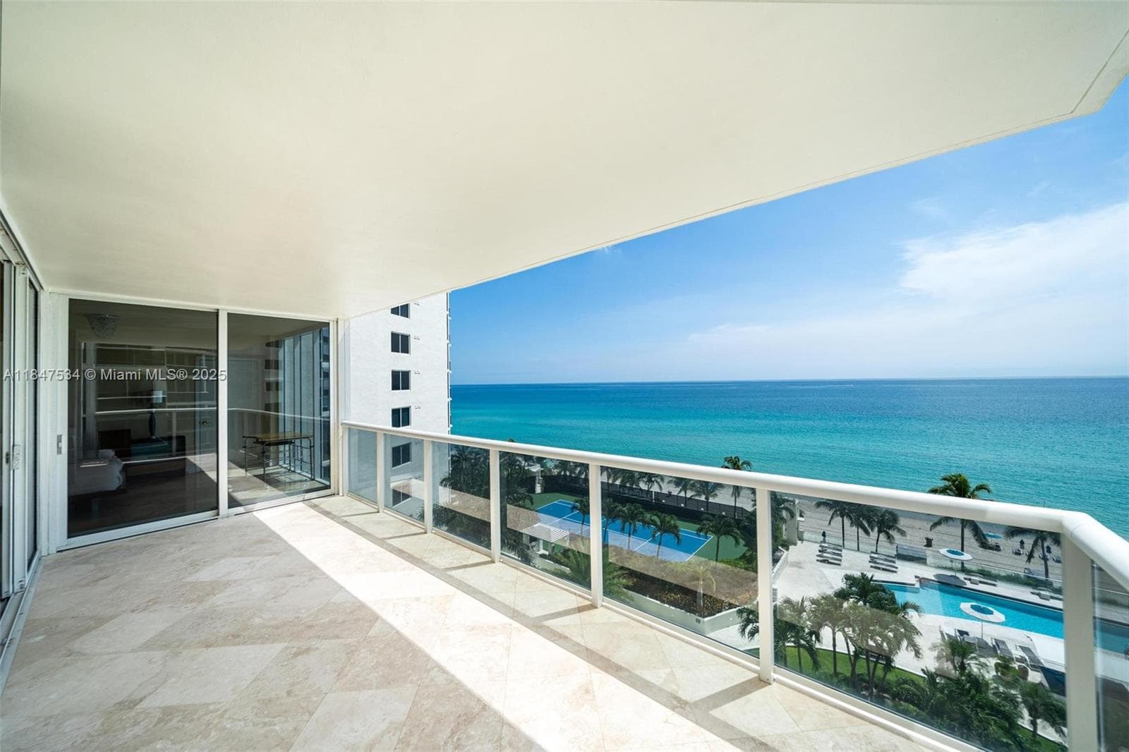 19111 Collins Ave 704 photo 2