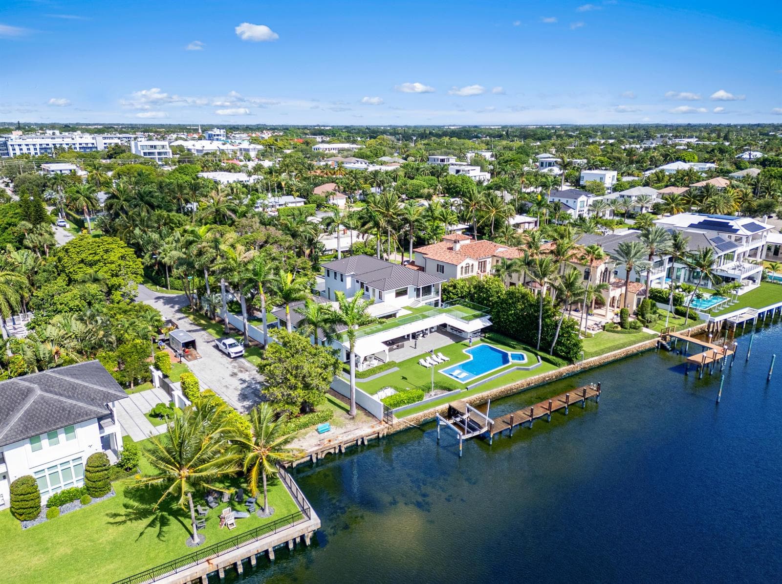 201 Palm Trail photo 2