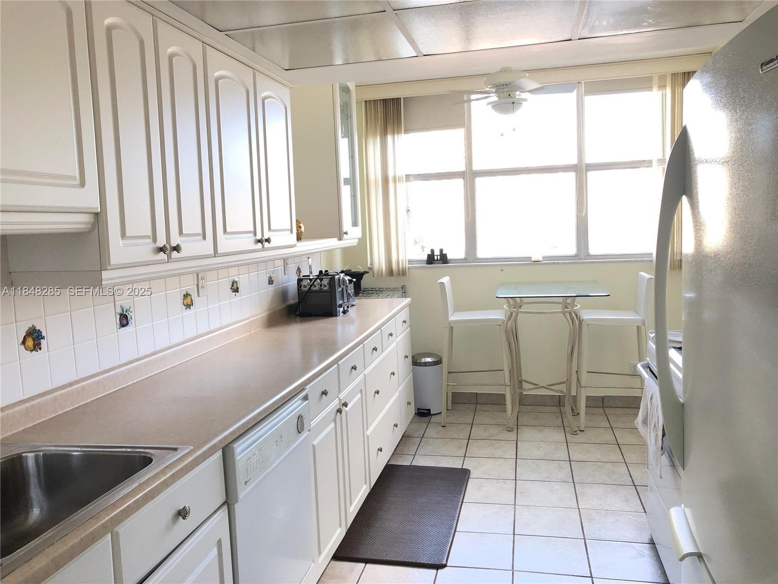 100 Golden Isles Dr 706 photo 15