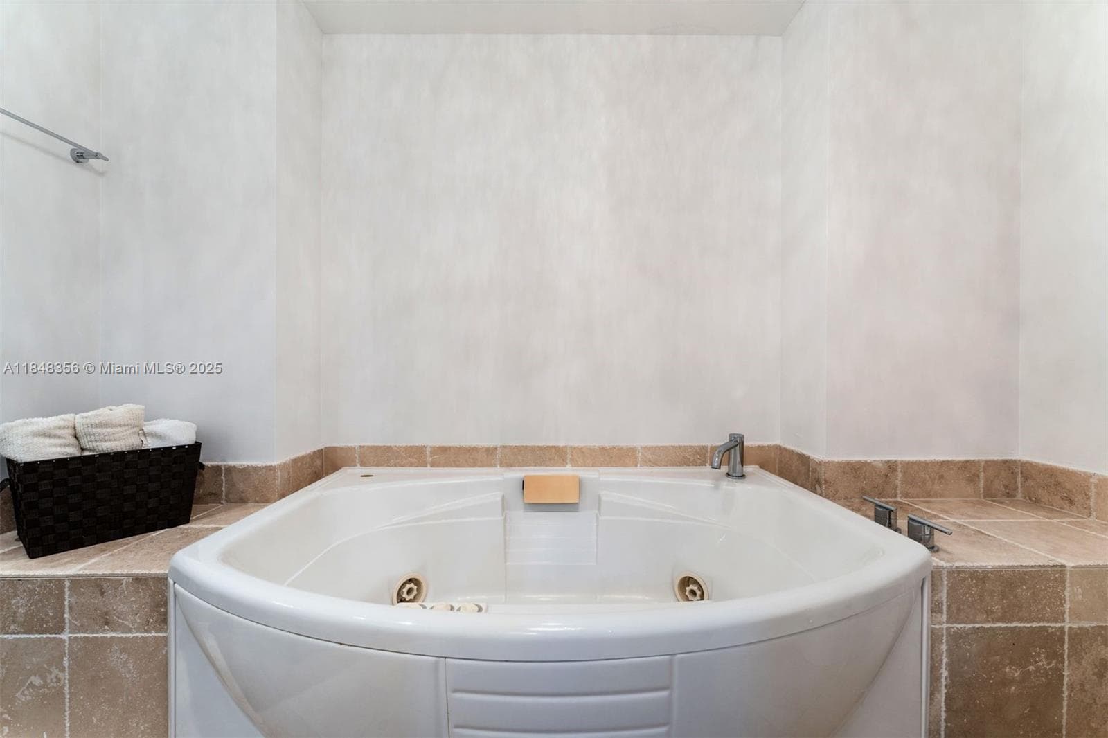 18201 Collins Ave 604 photo 20