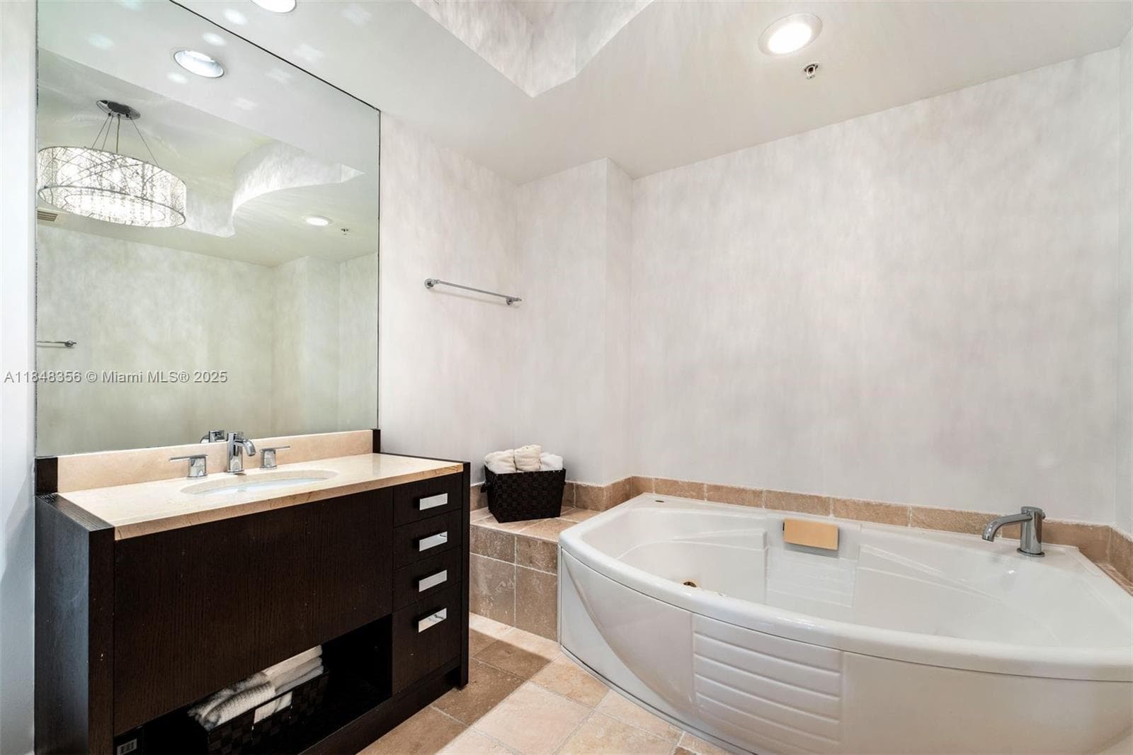 18201 Collins Ave 604 photo 19