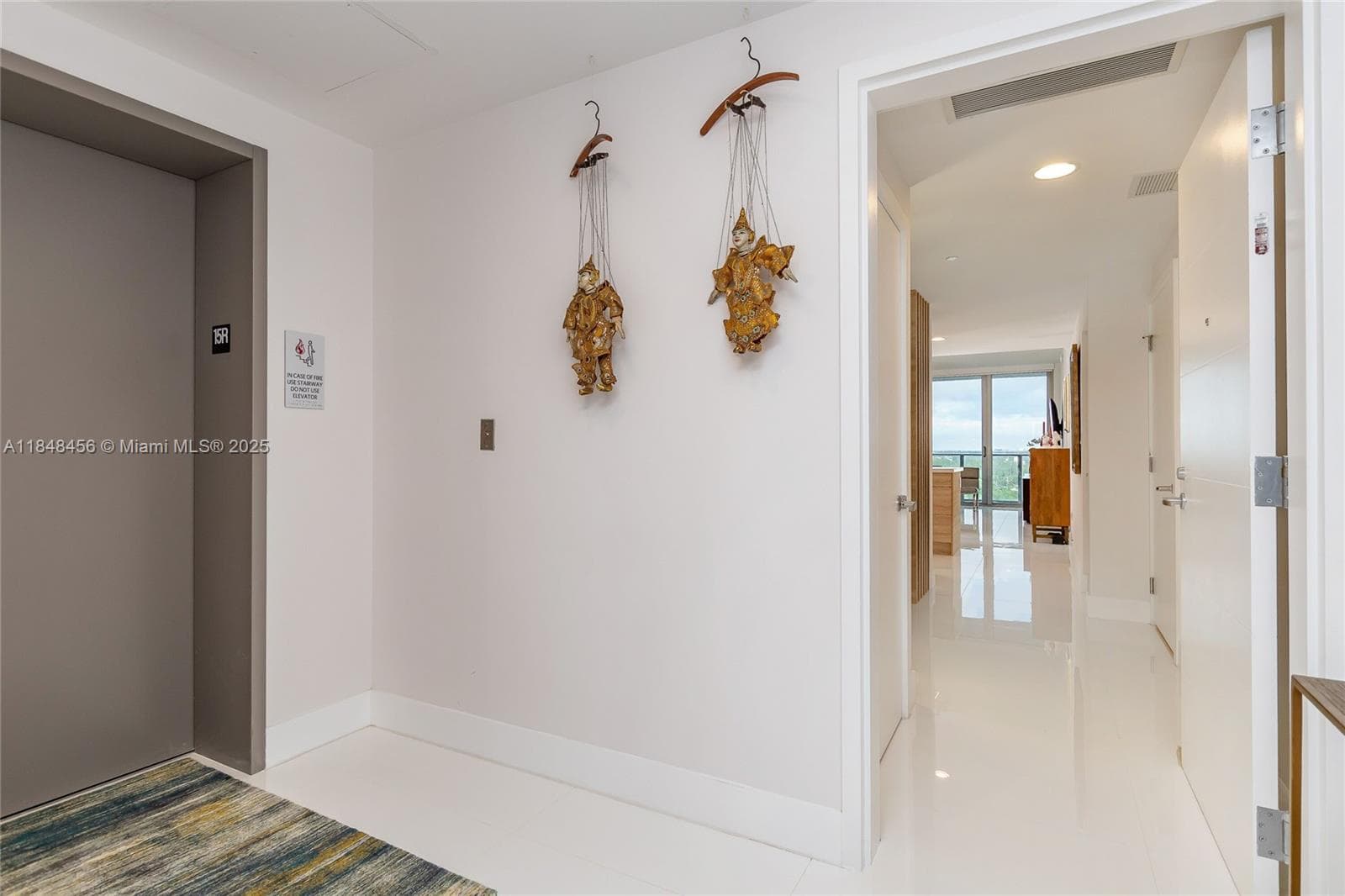 16385 Biscayne Blvd 1503 +2Parking photo 4