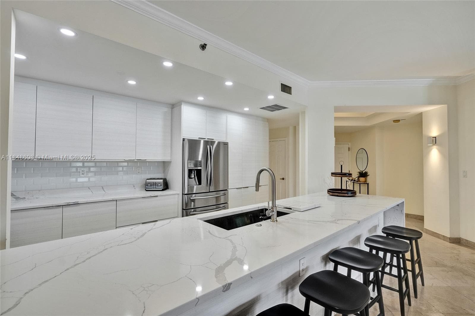 3700 Island Blvd C206 photo 2