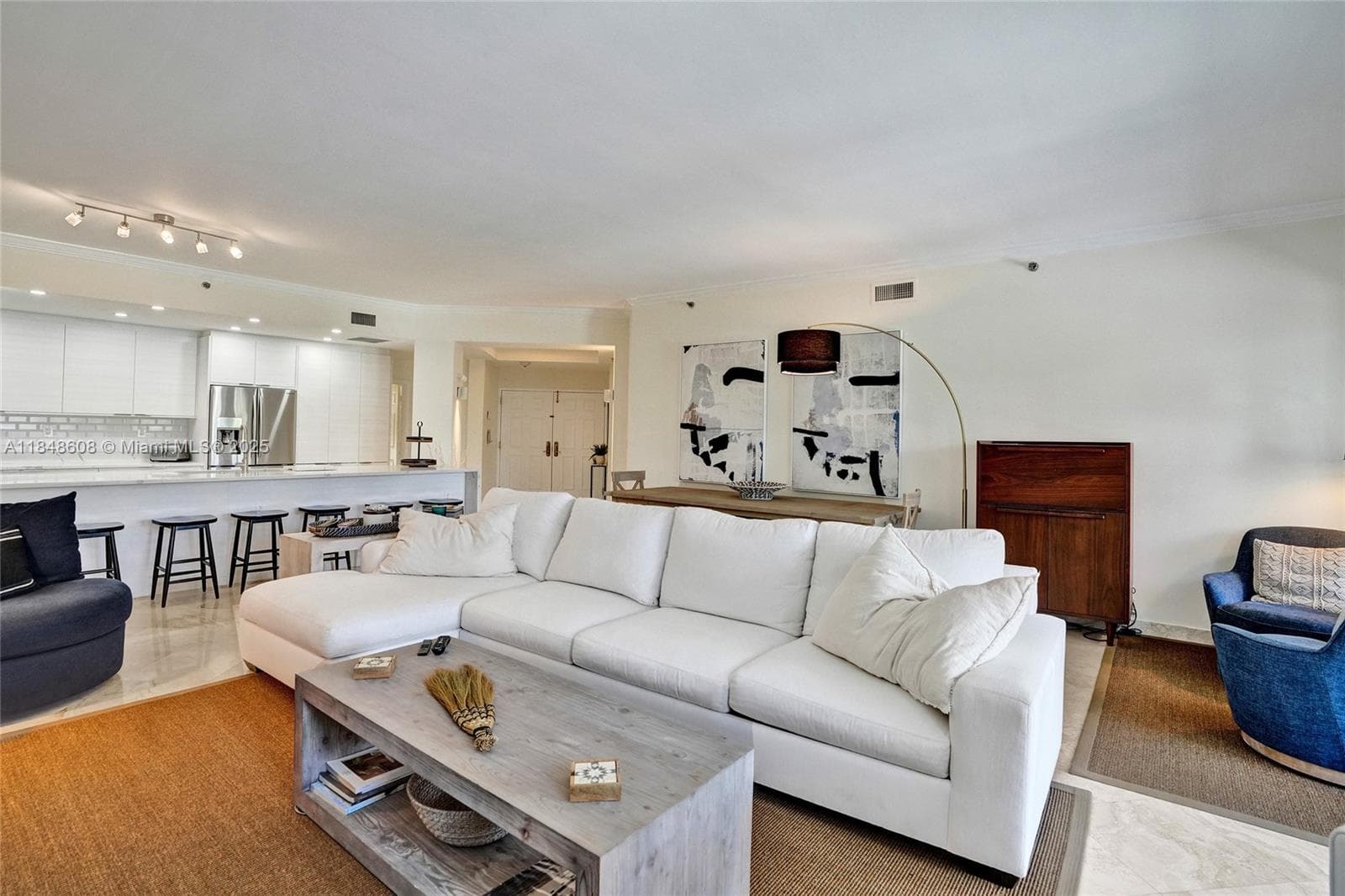 3700 Island Blvd C206 photo 12