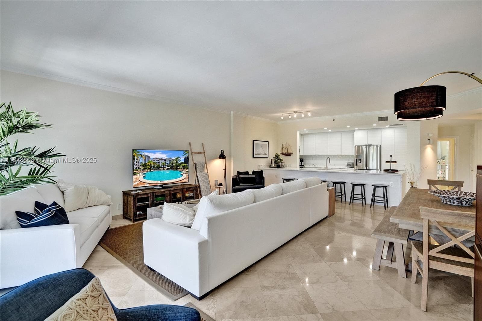 3700 Island Blvd C206 photo 5