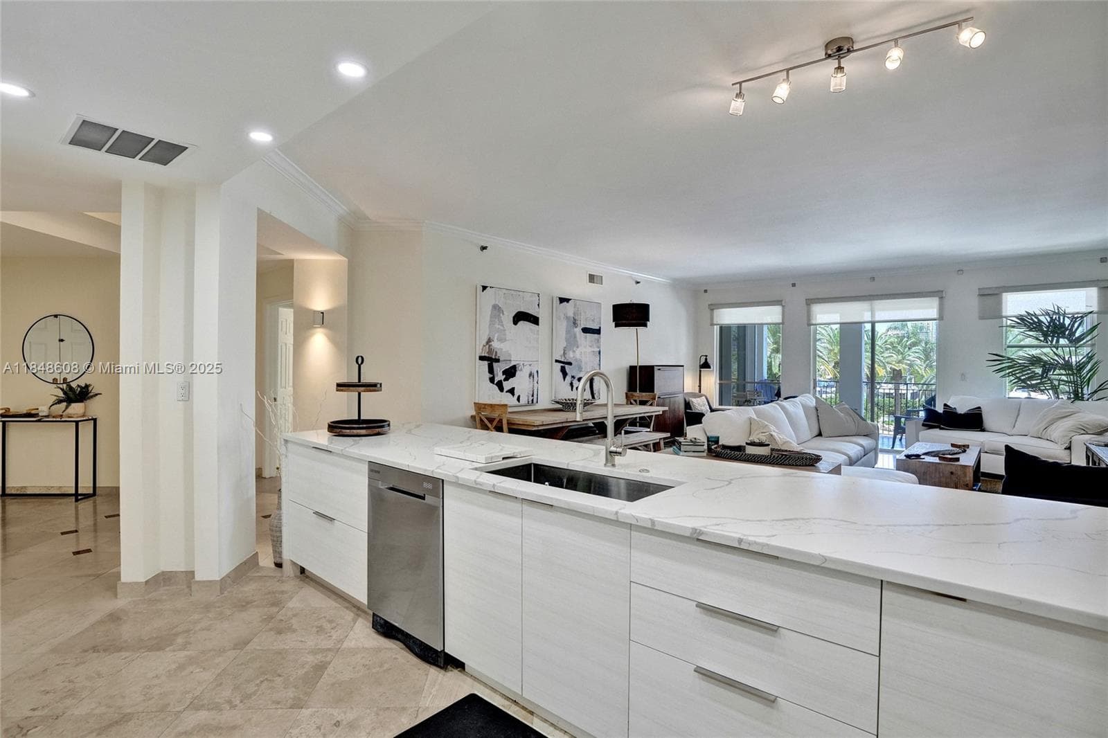 3700 Island Blvd C206 photo 4