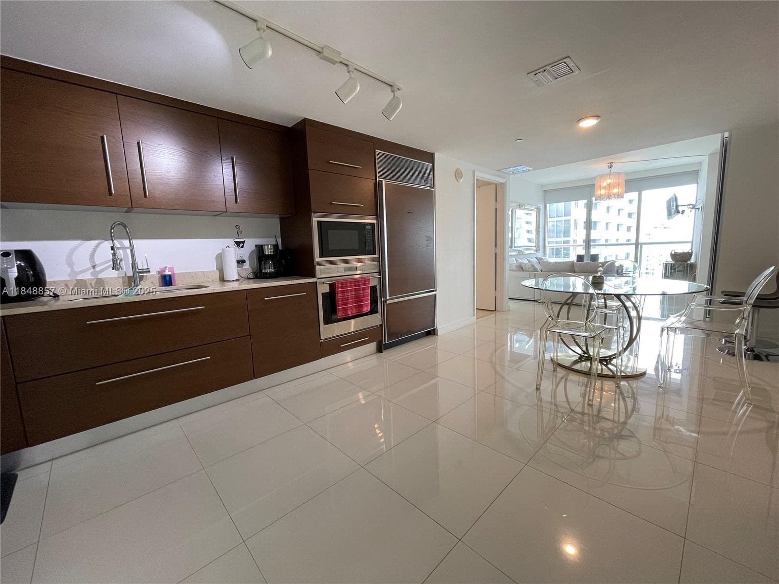 485 Brickell Ave 3711 photo 2