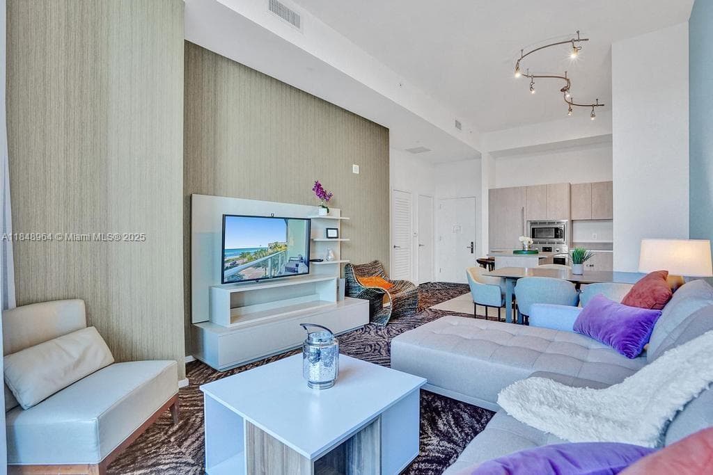 4111 S Ocean Drive 304 photo 6