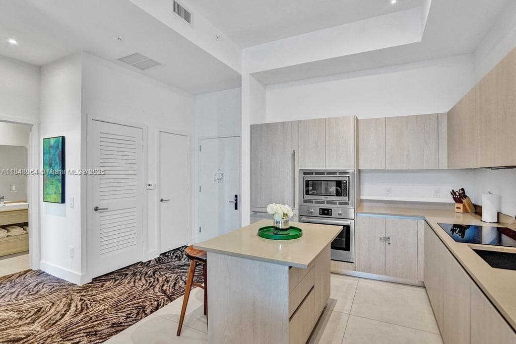 4111 S Ocean Drive 304 photo 20