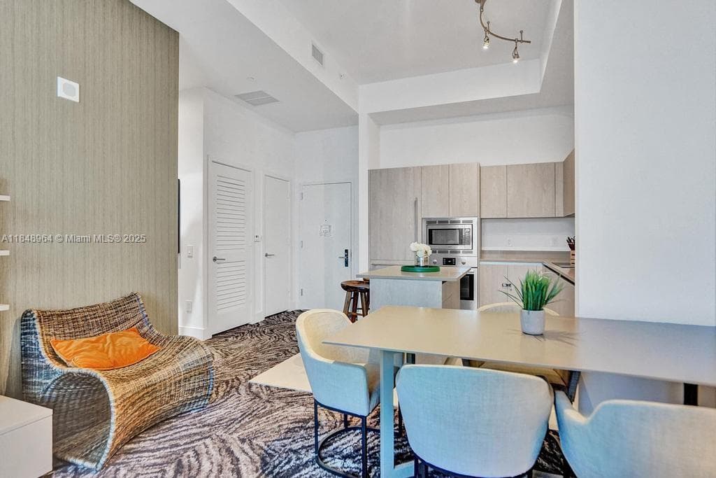 4111 S Ocean Drive 304 photo 15