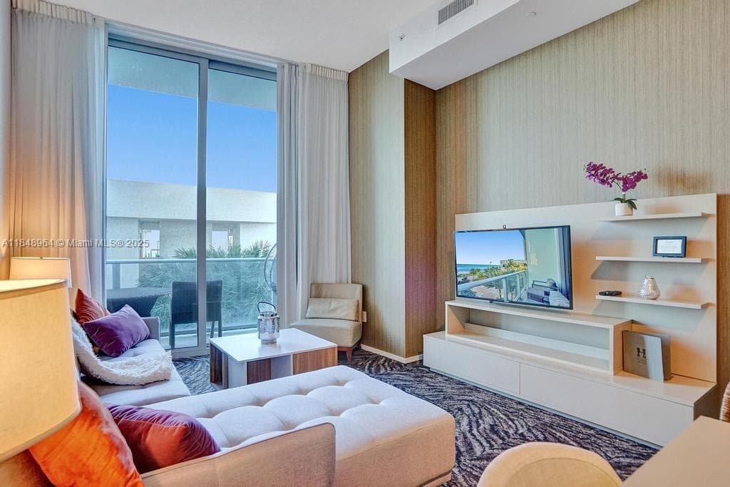 4111 S Ocean Drive 304 photo 4