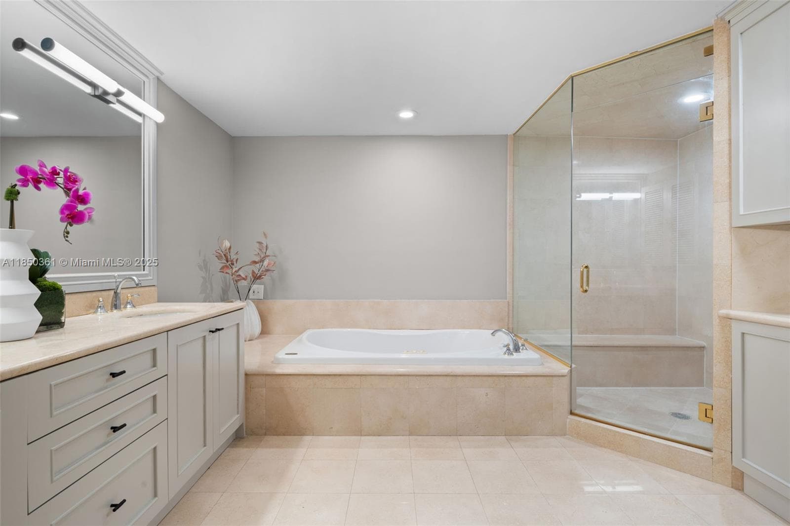 2100 N Ocean Blvd 18D photo 25