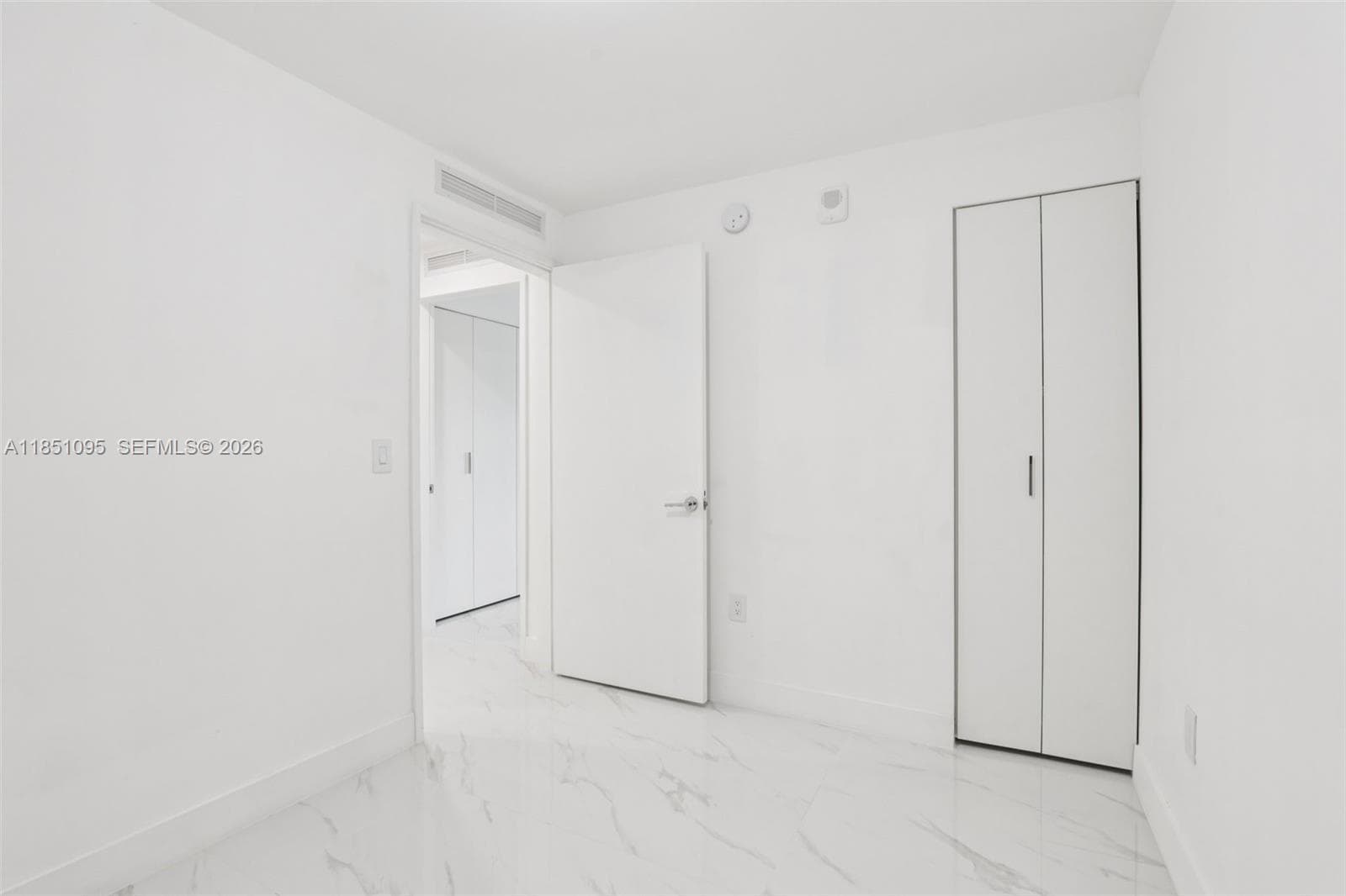 700 NE 24th St 806 photo 18