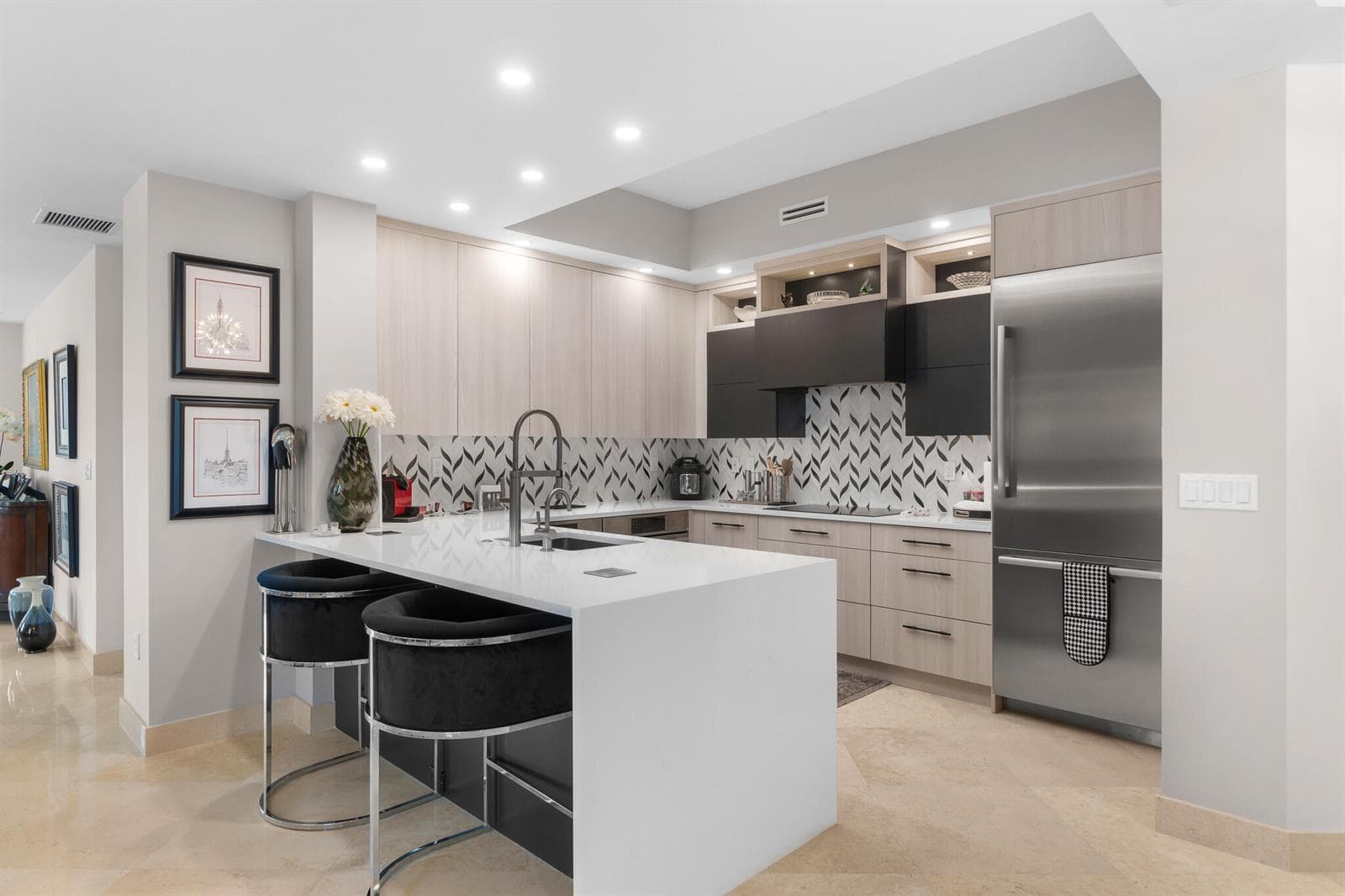 801 S Olive 1011 Avenue 1011 photo 2