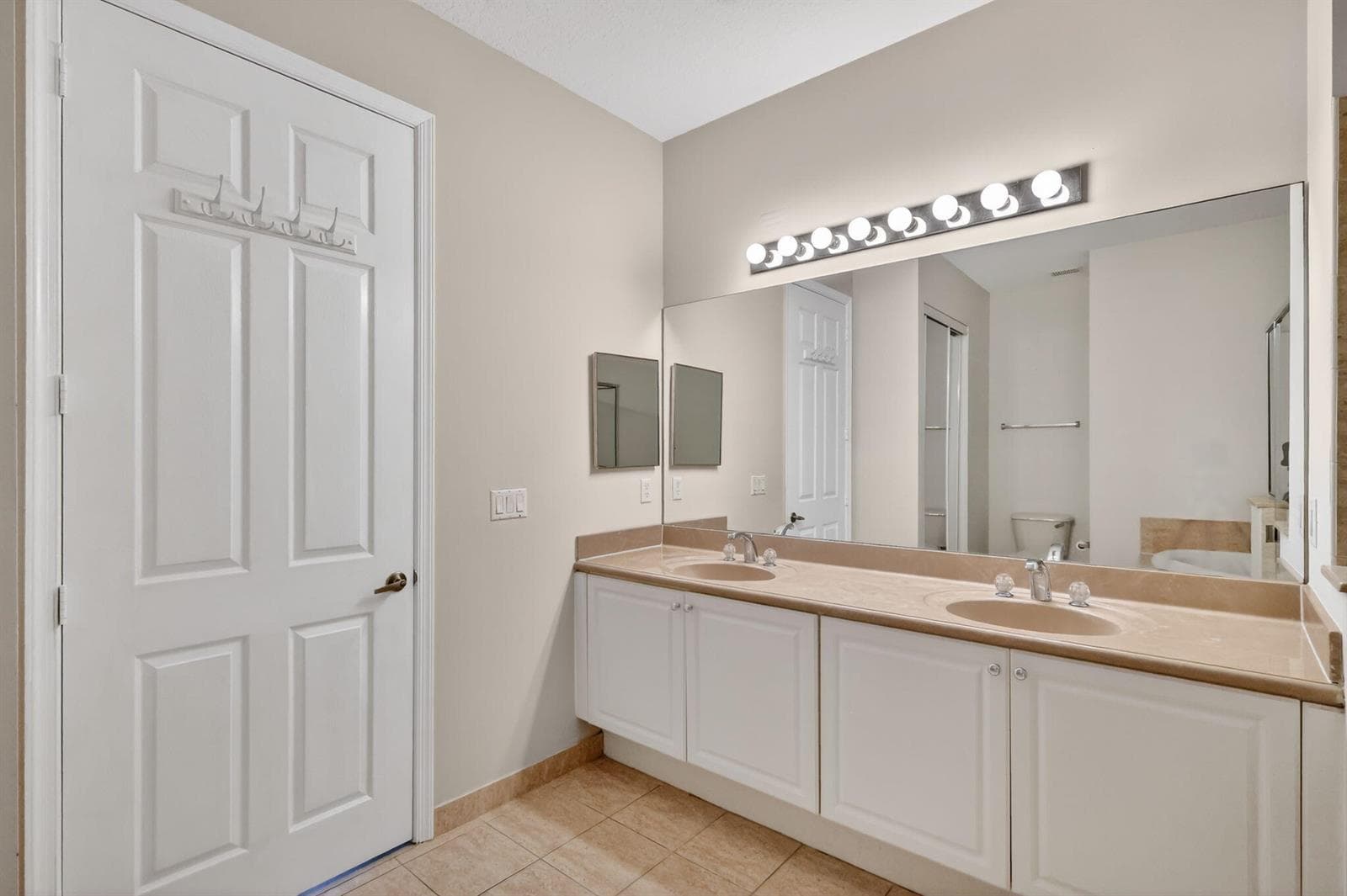 906 Mariner Bay Boulevard photo 23