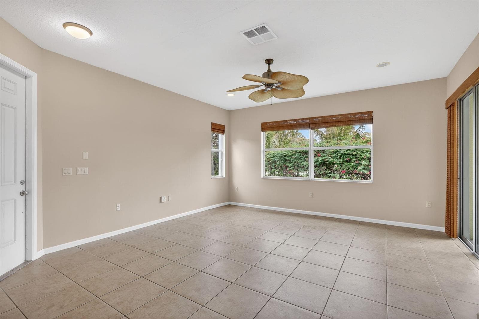 906 Mariner Bay Boulevard photo 6