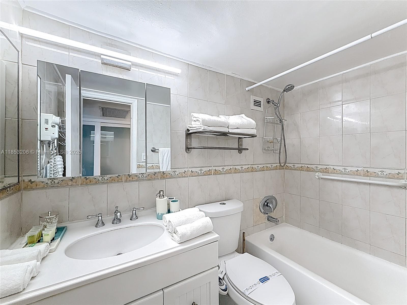 19201 Collins Ave 610 photo 24