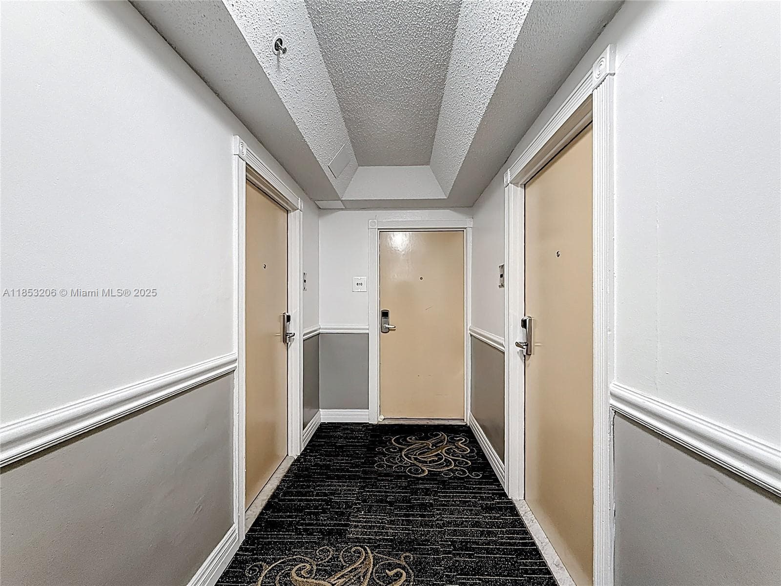 19201 Collins Ave 610 photo 8