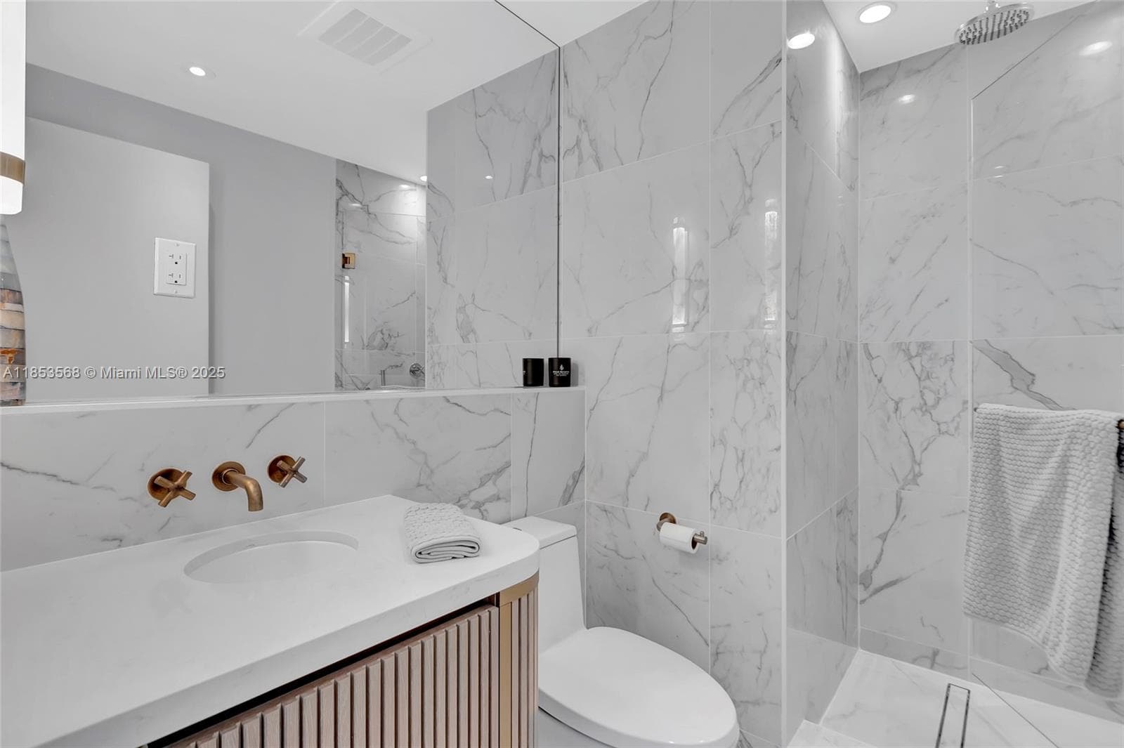 525 N Fort Lauderdale Beach Blvd 802 photo 21