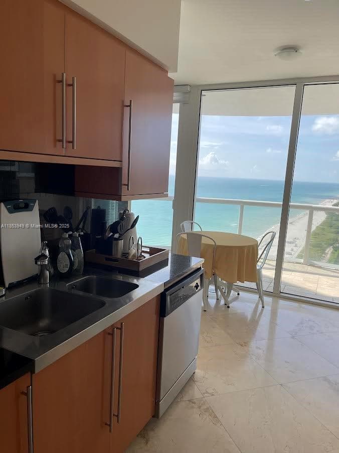 6365 Collins Ave 3404 photo 2