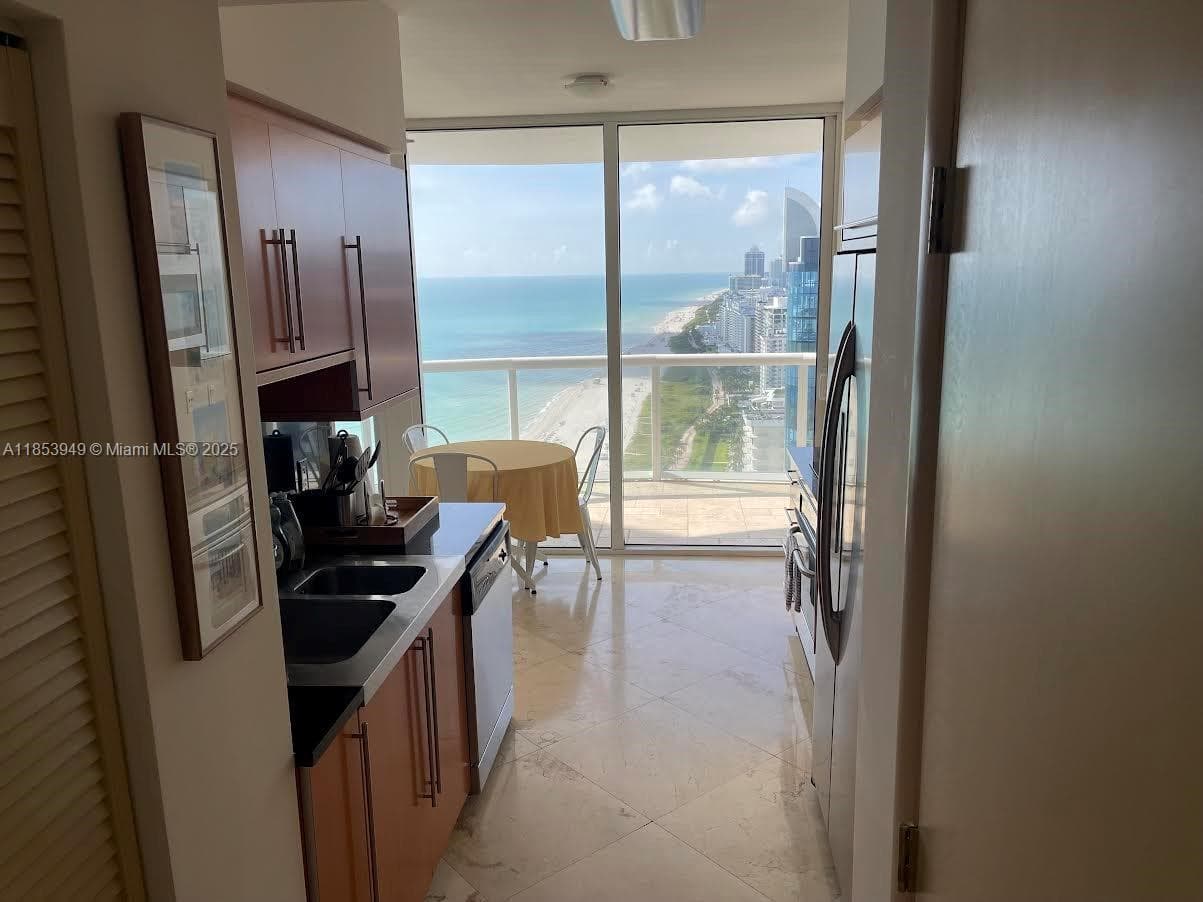 6365 Collins Ave 3404 photo 7