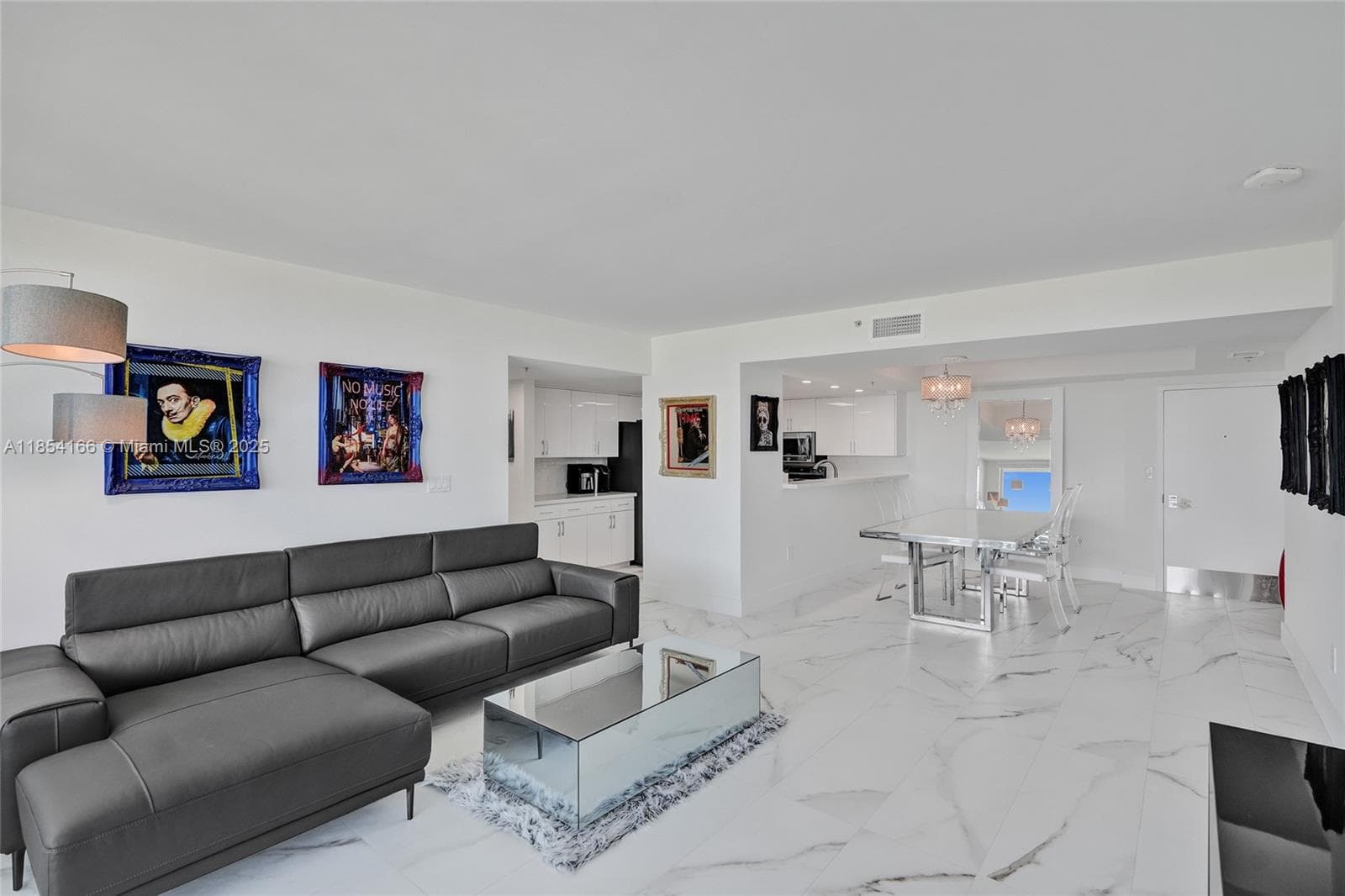 650 West Ave 1408 photo 9