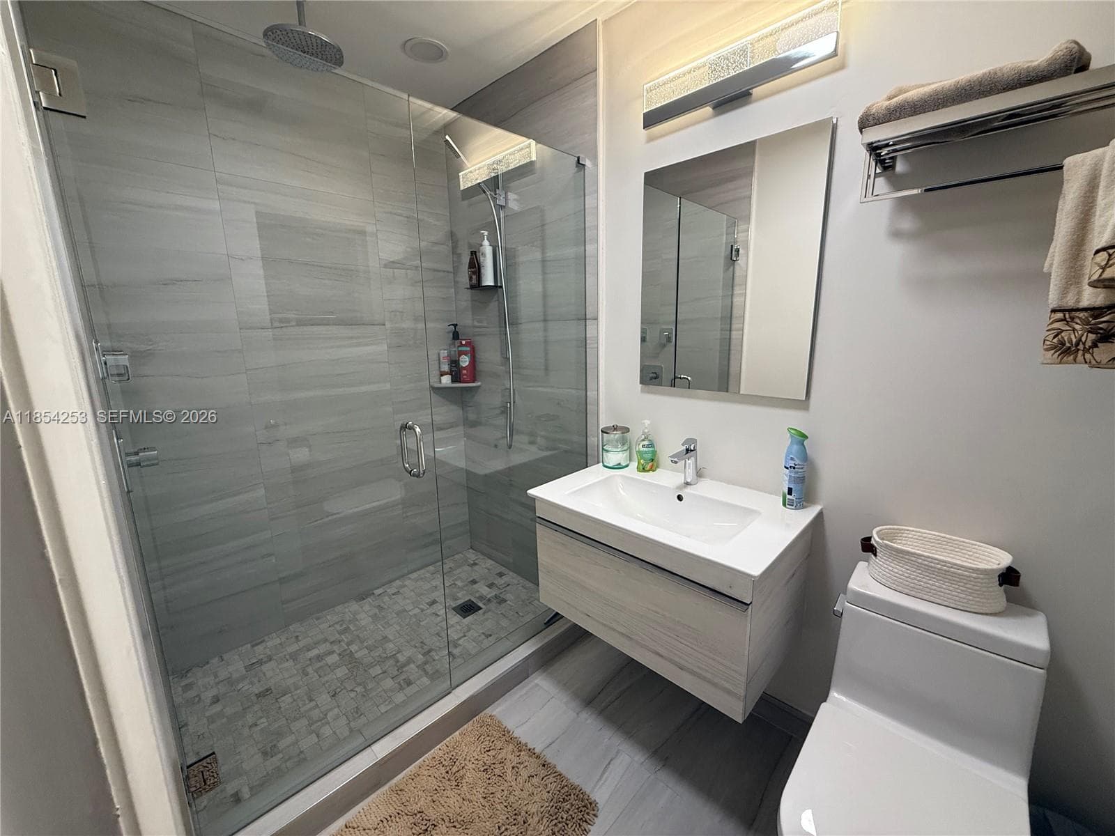 1775 Harbourview Dr 3 photo 4