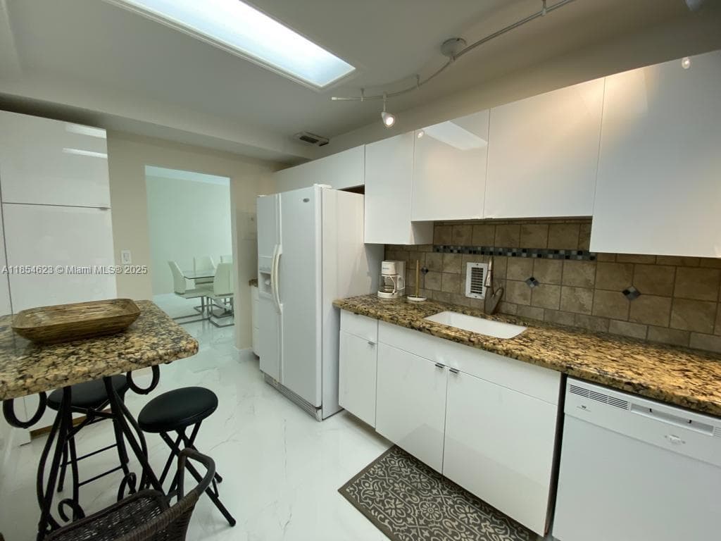 4001 S Ocean Dr 10F photo 4