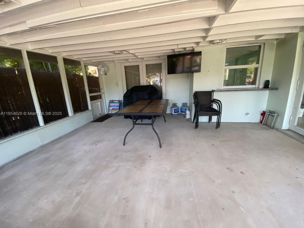 1350 NE 30th St 0 photo 19