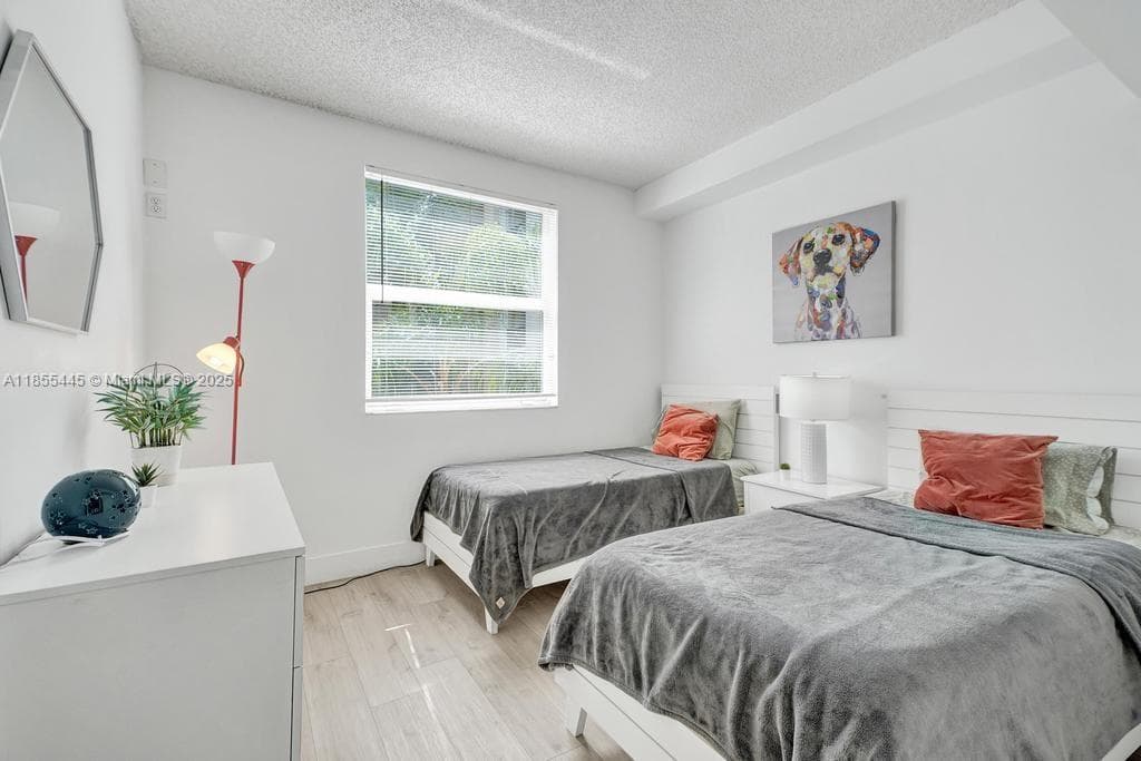 17100 N Bay Rd 1511 photo 7
