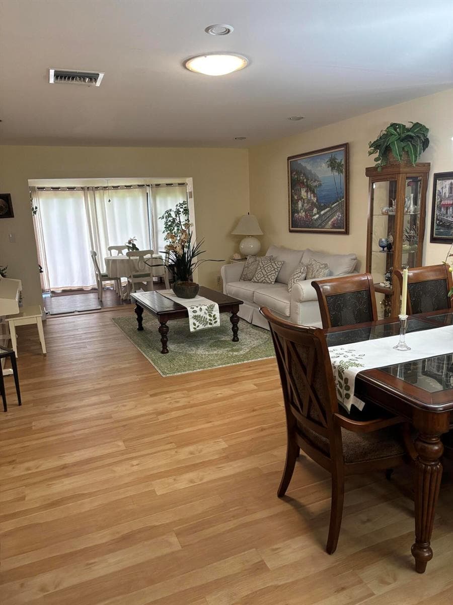 143 Lake Susan Drive photo 3