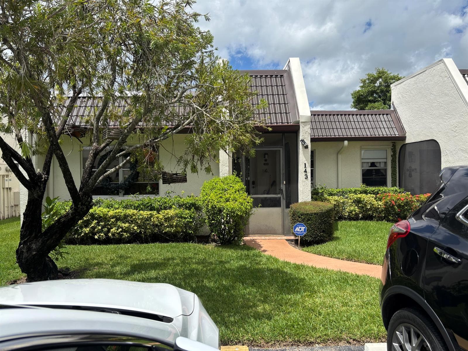 143 Lake Susan Drive photo 1