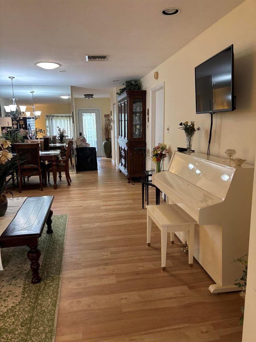 143 Lake Susan Drive photo 9