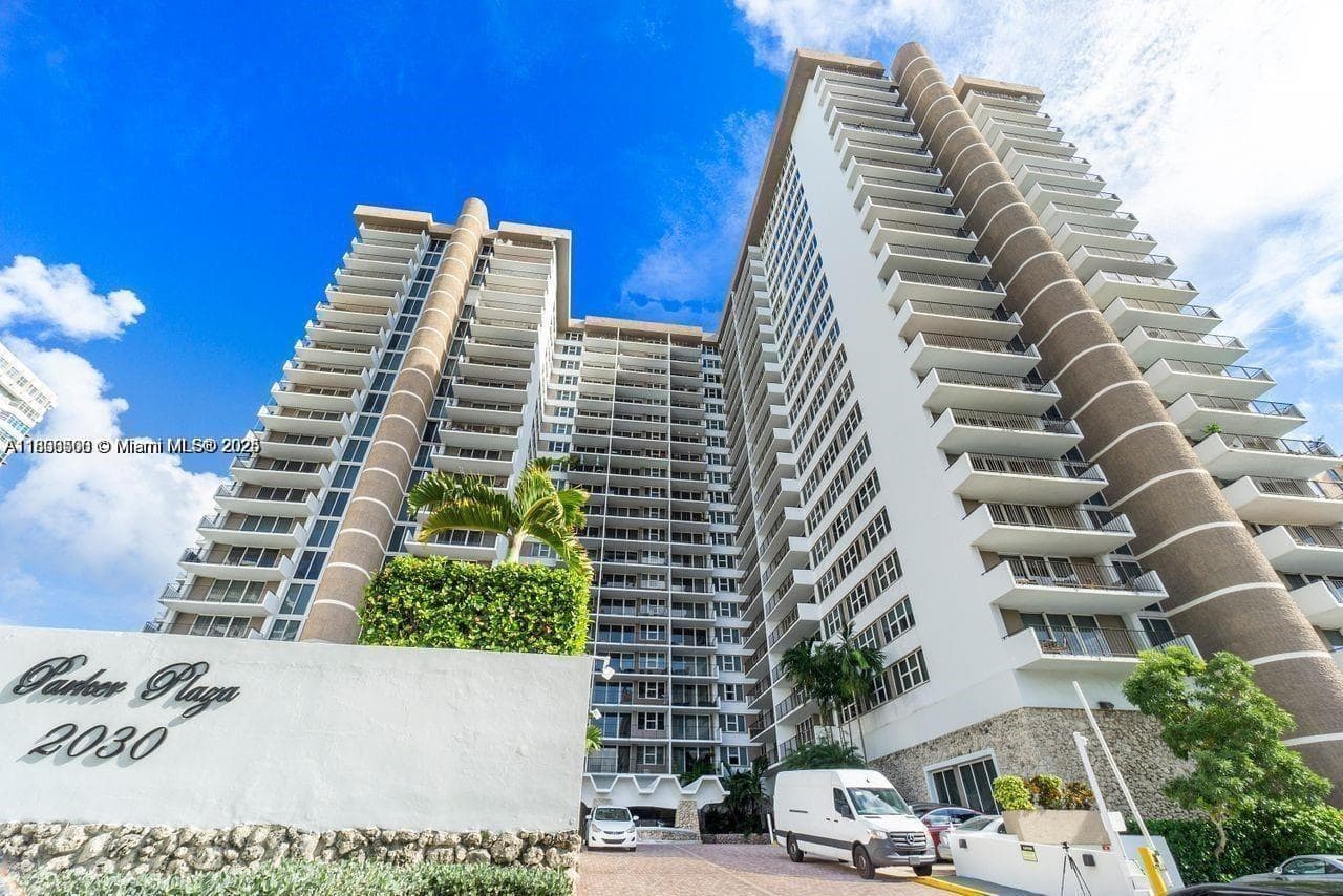 2030 S Ocean Dr 516 photo 1
