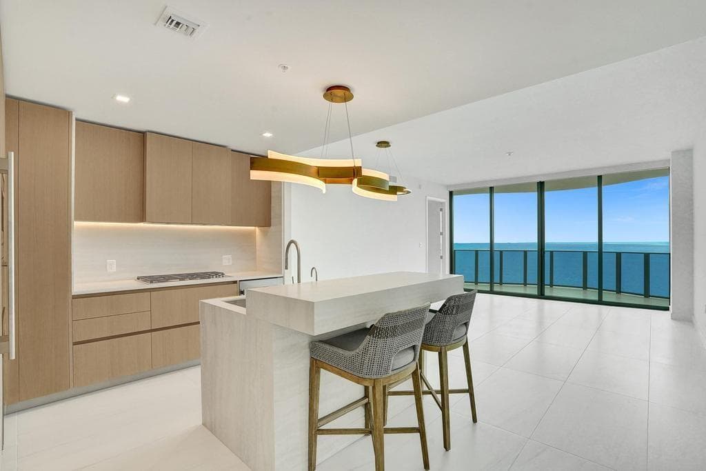 900 N Ocean Boulevard 1405 photo 3
