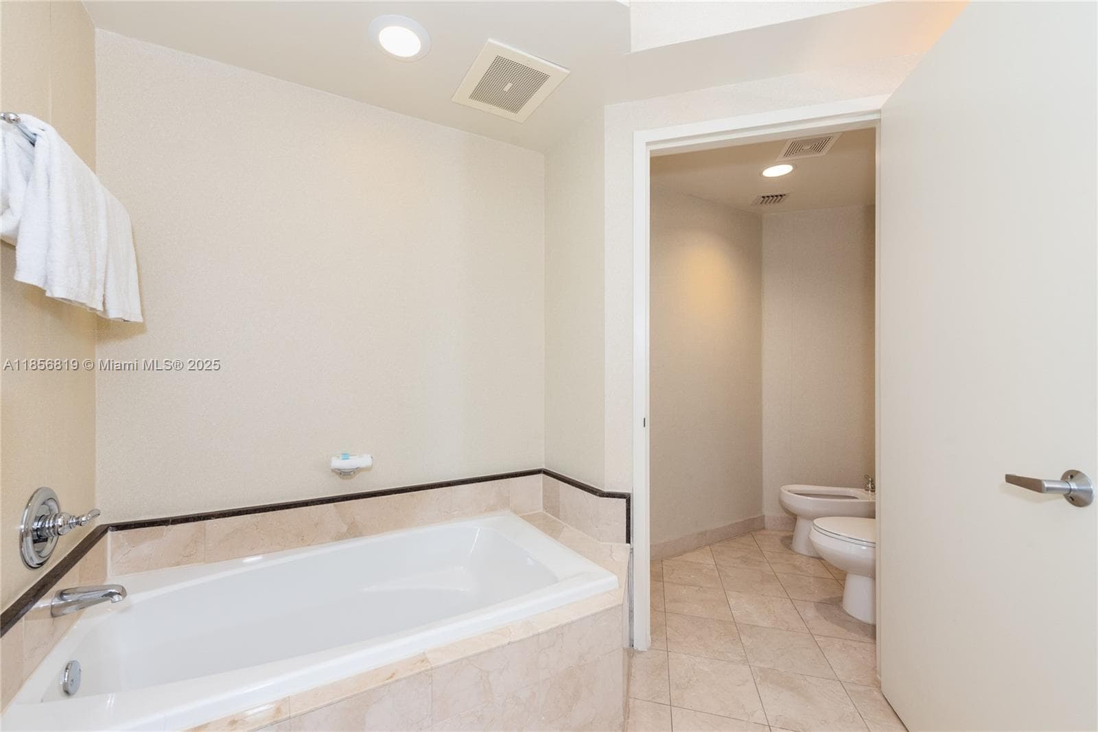 18001 Collins Ave 1214- 1215 photo 14
