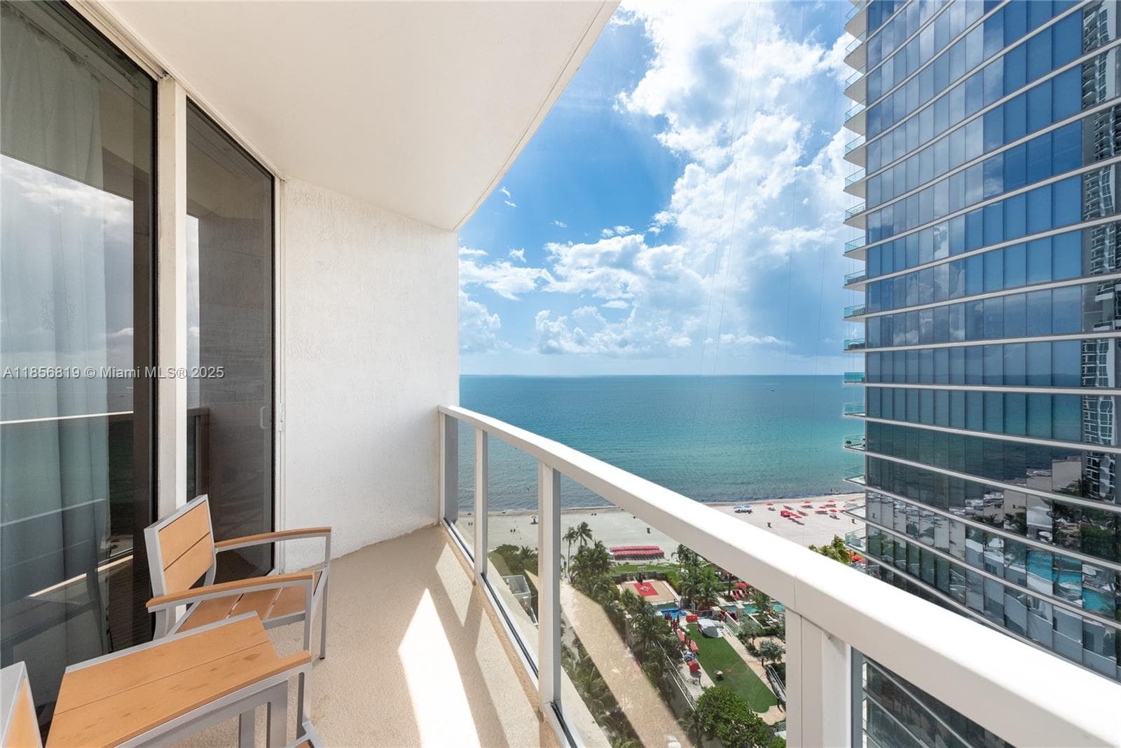 18001 Collins Ave 1214- 1215 photo 4