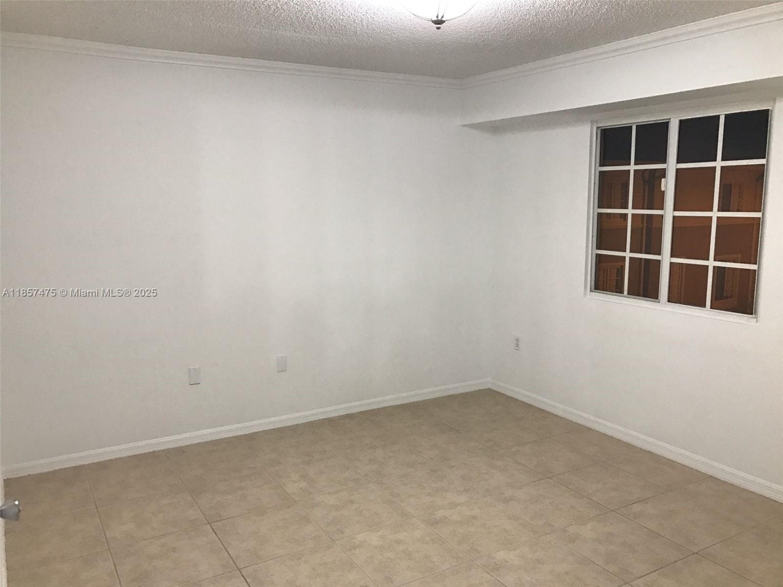 2821 NE 185th St 408 photo 13