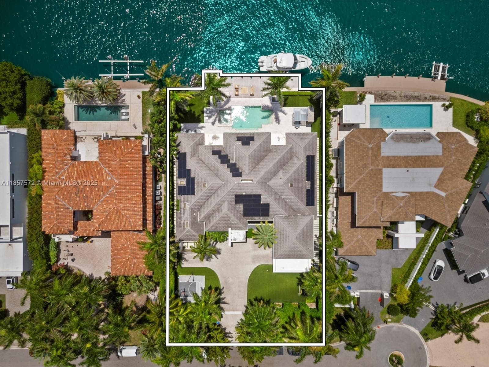 224 S ISLAND photo 1